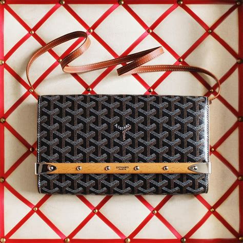 goyard monte carlo clutch size|buy Goyard clutch.